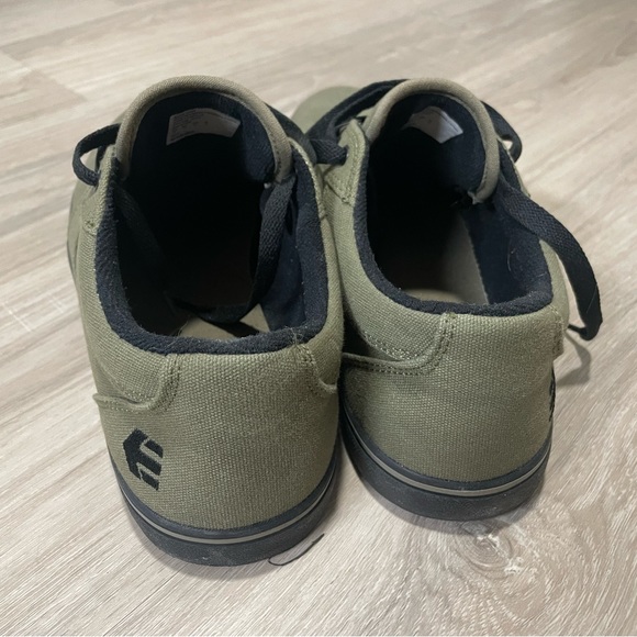 Etnies shoes ETF20MVL012E green with black sole, size 13 - Picture 3 of 6